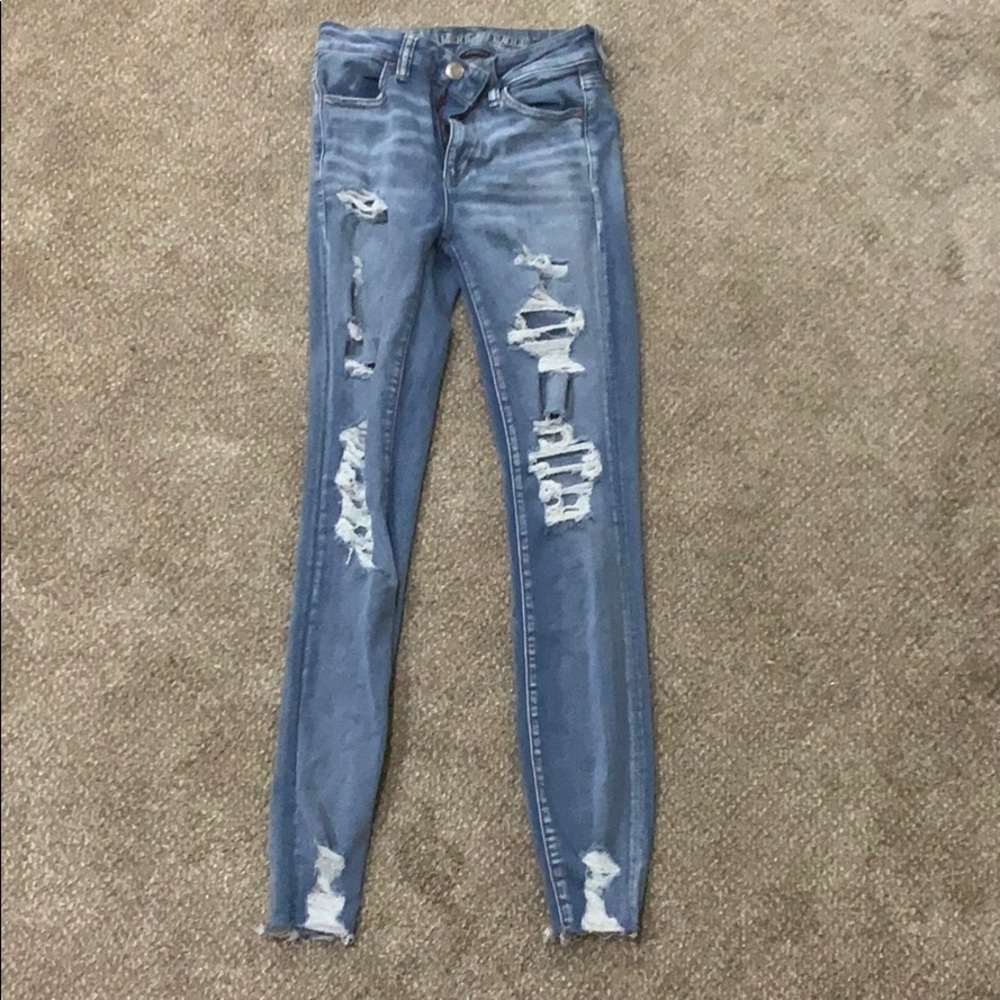 American Eagle Distressed Light-wash Jeans